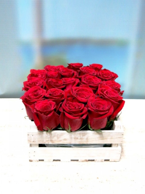 20 rosas en caja de madera - Foto 5