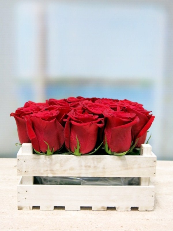 20 rosas en caja de madera - Foto 3