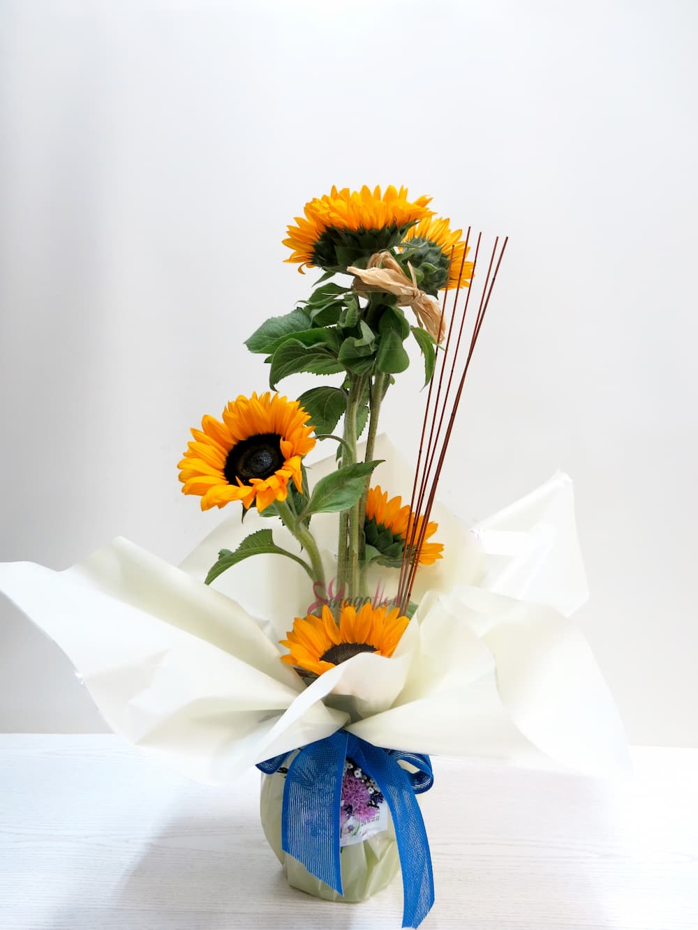 Sunflowers in centerpiece - Foto 3