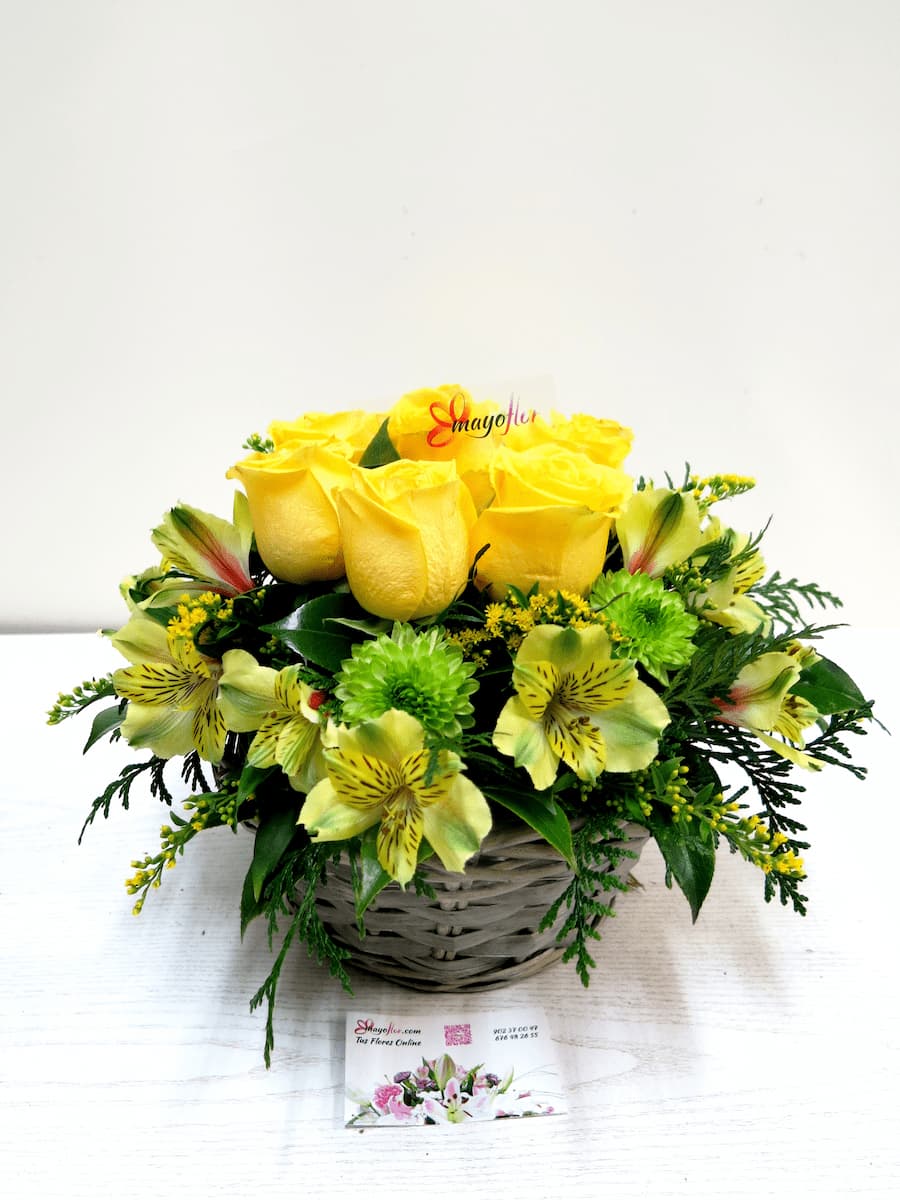 Rosas amarillas y complementos - Foto 3