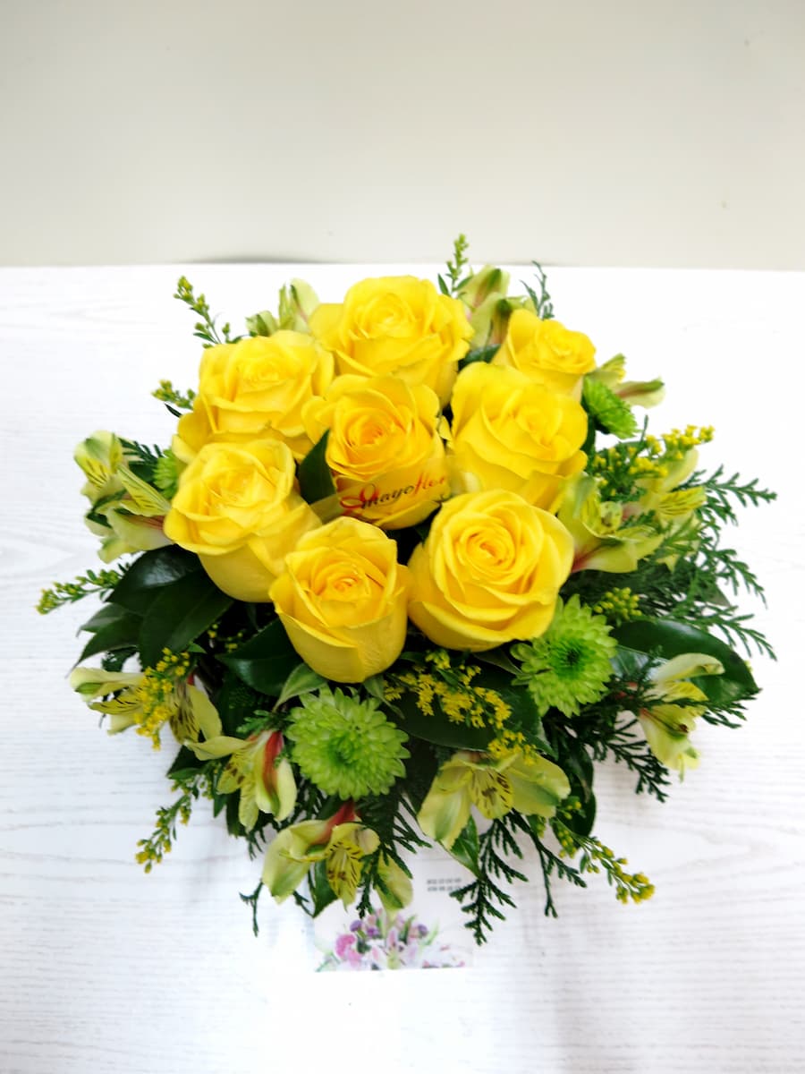 Yellow roses and complements - Foto 4