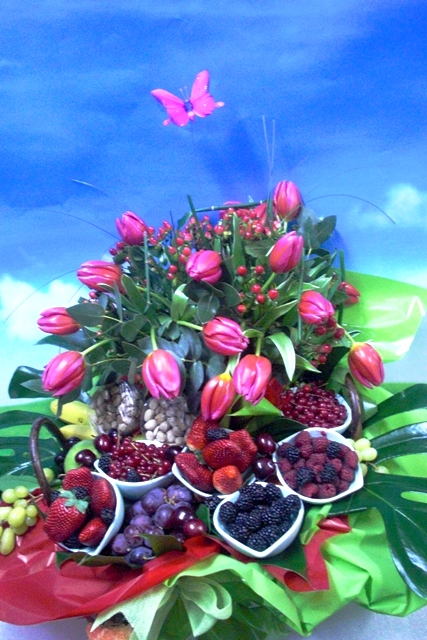 Fruit Basket and Tulips - Foto 3