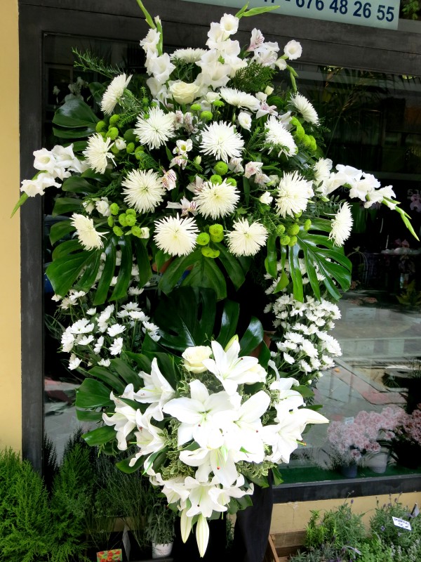 Corona con flor Blanca - Foto principal